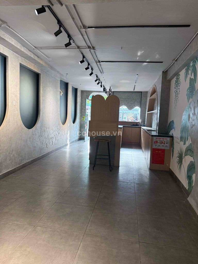 Cho thuê nhà MT Nguyễn Tri Phương, P.Vườn Lài. DT 4.2x17m, 4 tầng ST