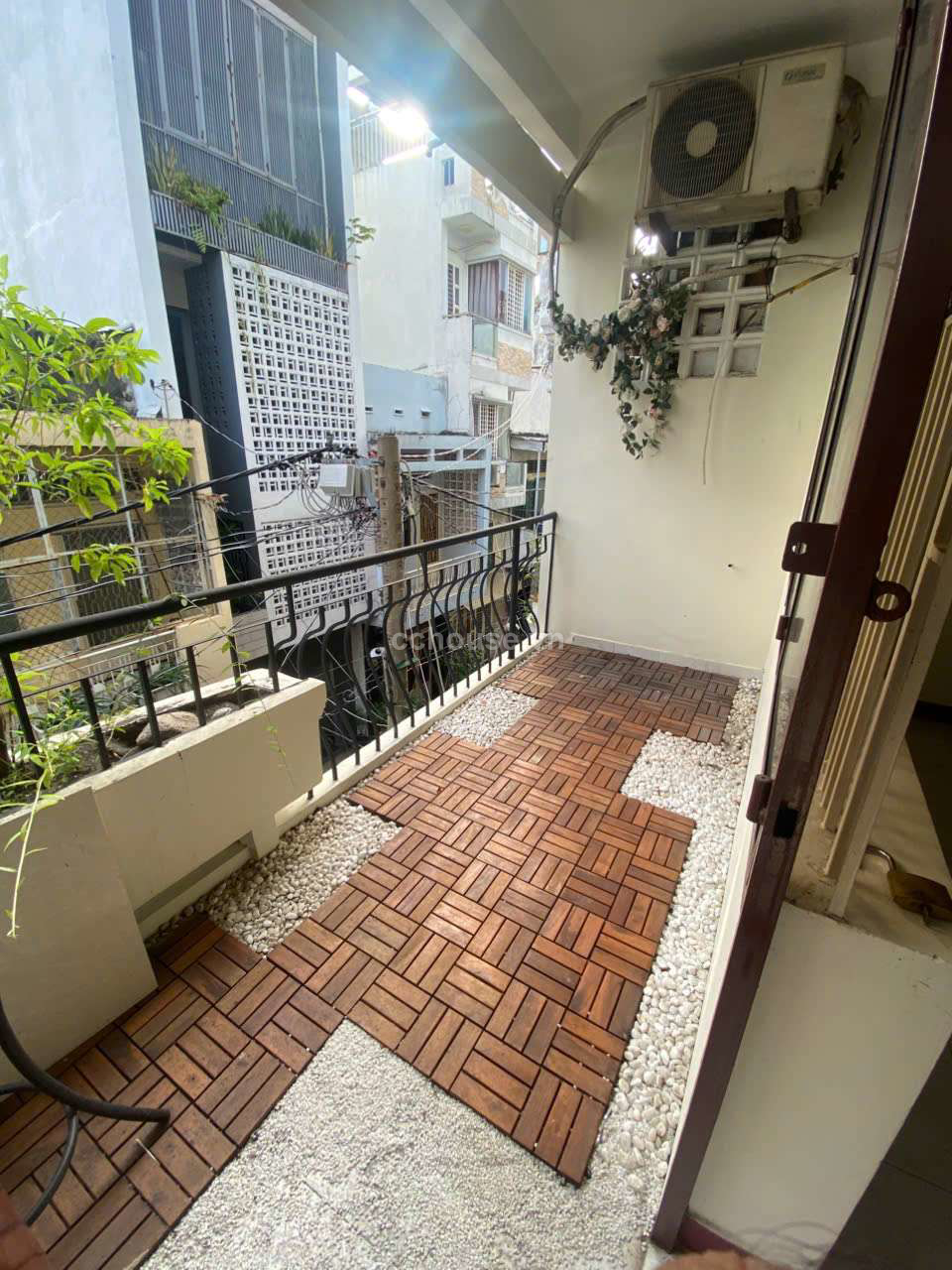 Hẻm nhựa 8m  Lê Văn Sỹ .P.12. Q3 