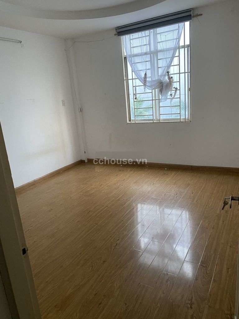 Cho thuê nhà HXH 285 CMT8, P.Hòa Hưng. DT 4x16m, 4 tầng