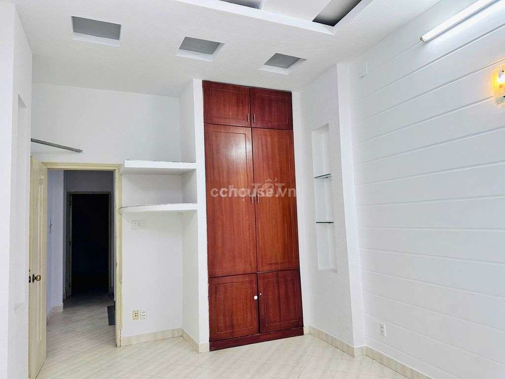 Bán nhà hẻm Lê Văn Huân, P.Tân Bình. DT 3.5x12.5m, 3 tầng
