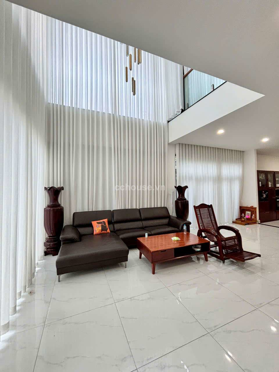 Biet-thu-MT-duong-B1-PLong-Phuoc-DT-13x22m-3-tang-id9171