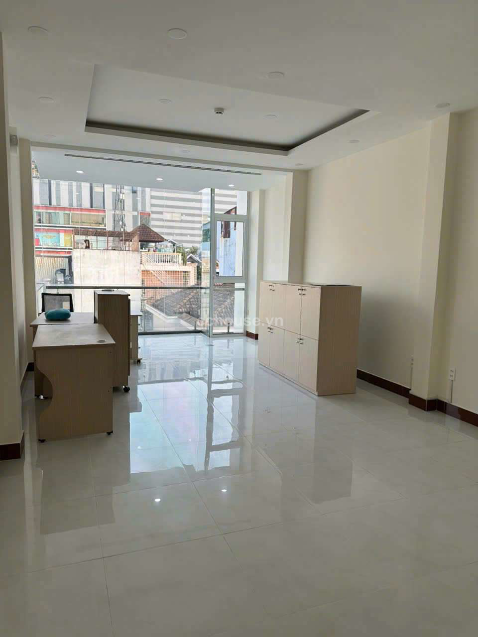 Tòa nhà 6 tầng Đường Nhựa 8m Sư Vạn Hạnh Khu Văn Phòng . Giá Giảm Mạnh
