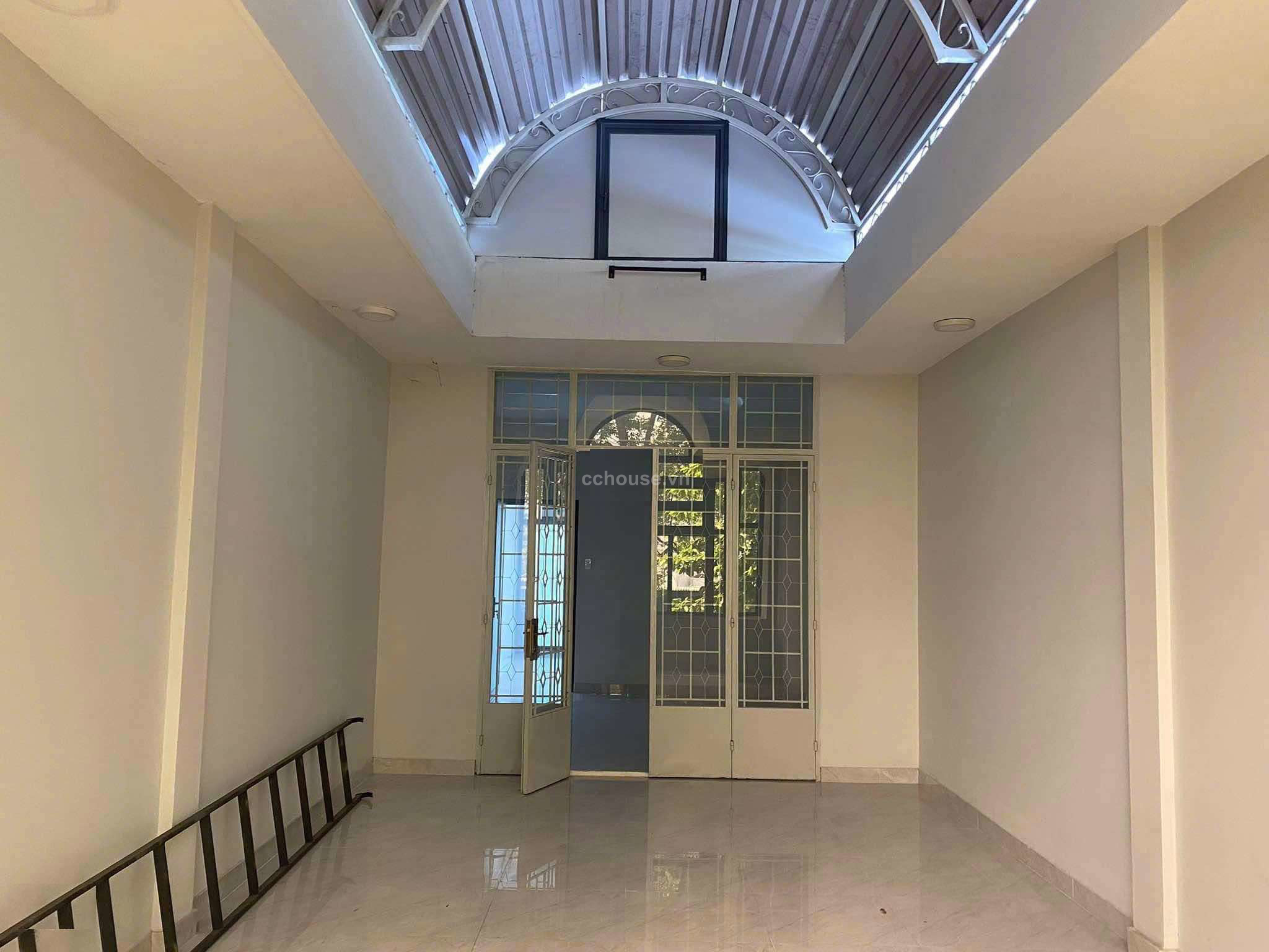 Cho thuê nhà MT An Dương Vương, P.An Đông. DT 4x20m, 6 tầng