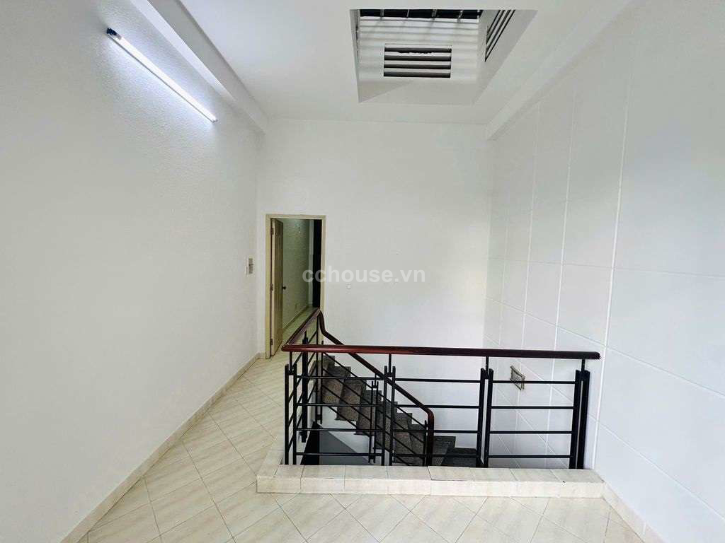 Bán nhà hẻm Lê Văn Huân, P.Tân Bình. DT 3.5x12.5m, 3 tầng