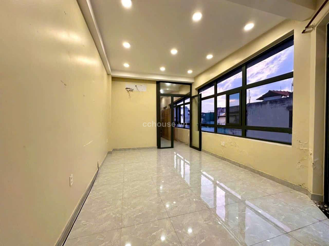 Toà nhà 6 tầng Mặt tiền kinh doanh ngay trung tâm Q. Tân Bình