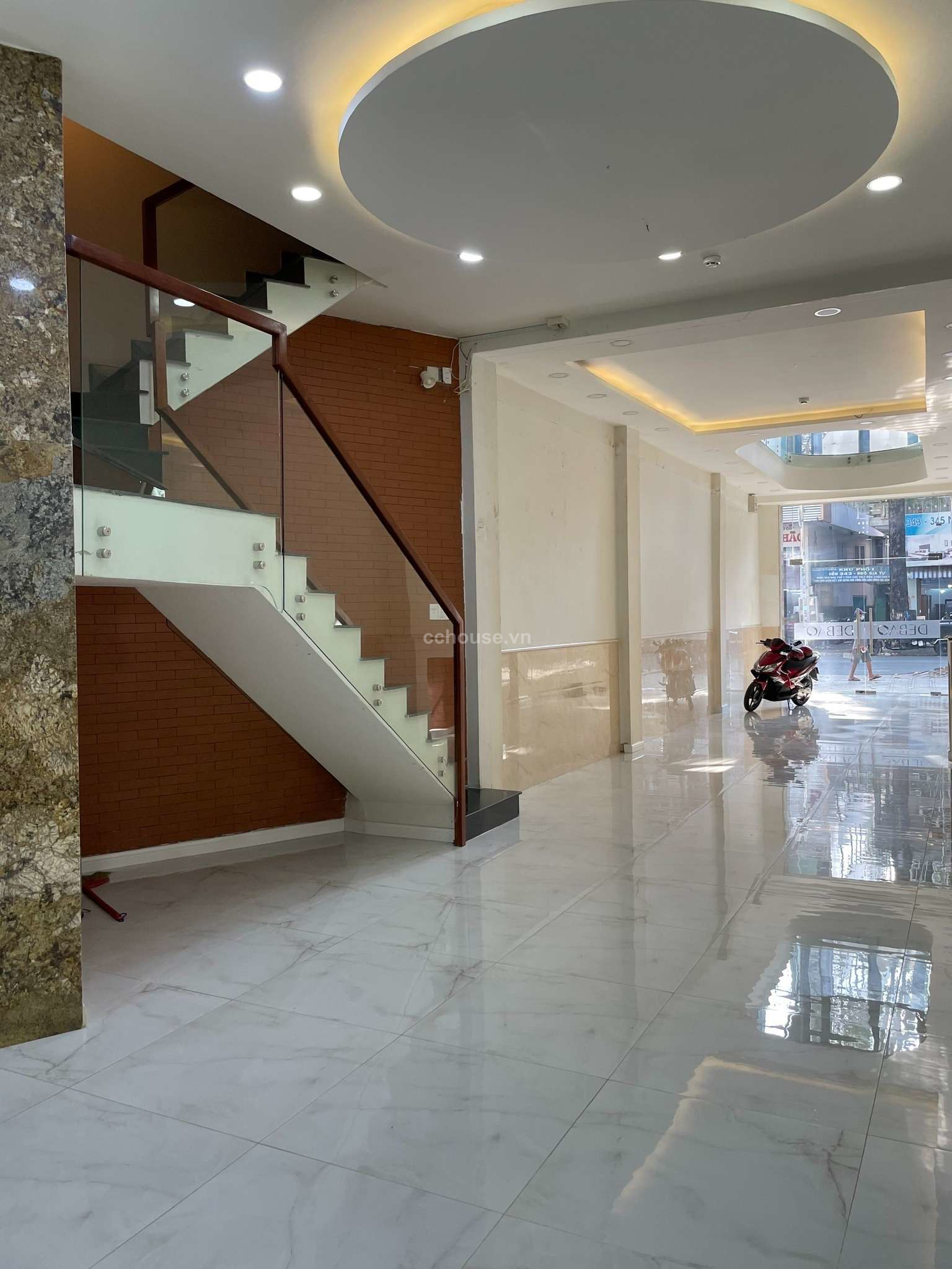 Cho thuê nhà MT Ngô Gia Tự, P.Vườn Lài. DT 4x22m, NH 6m. 6 tầng ST