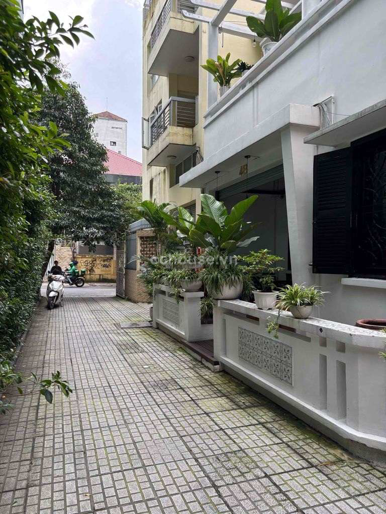 Cho thuê biệt thự Phan Kế Bính, P.Tân Định, DT 10x12m, 2 tầng