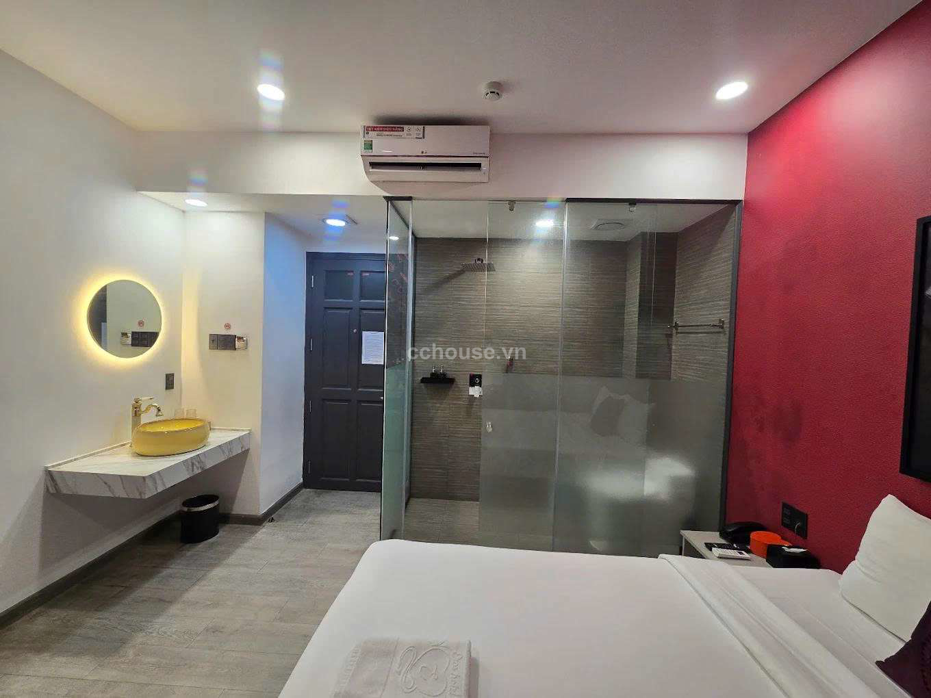 Ban-nha-Cach-Mang-Thang-8-Phuong-10-Quan-DT-no-hau-10-x-30m-6-tang-HDT-165-trieu-Gia-75-ty-id9329