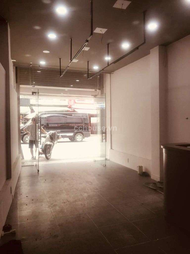 Bán nhà căn góc MT Phạm Văn Hai, P.Tân Sơn Nhất. DT 4x12m, 5 tầng