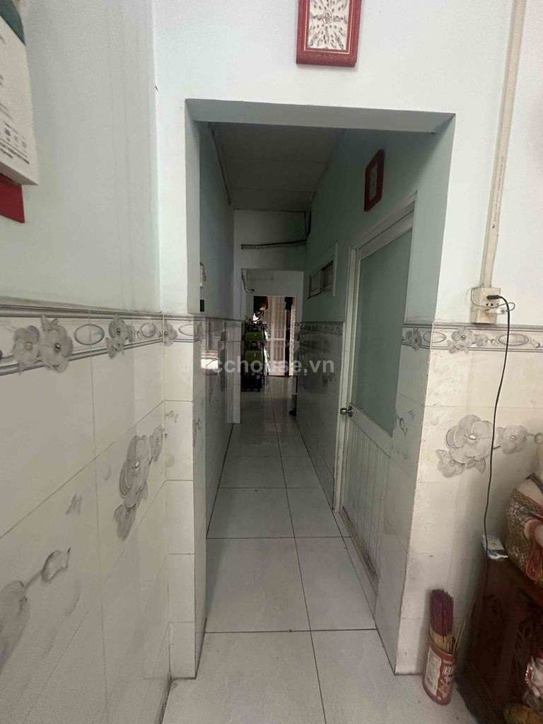 Bán nhà HXH 947 Lạc Long Quân, P.Bảy Hiền. DT 4.5x24.5m, 2 tầng
