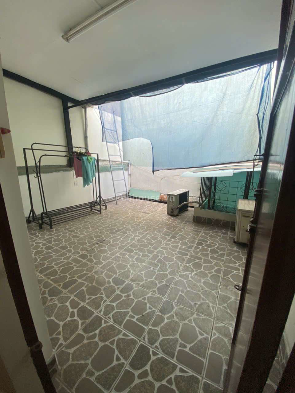 Hẻm nhựa 8m  Lê Văn Sỹ .P.12. Q3 