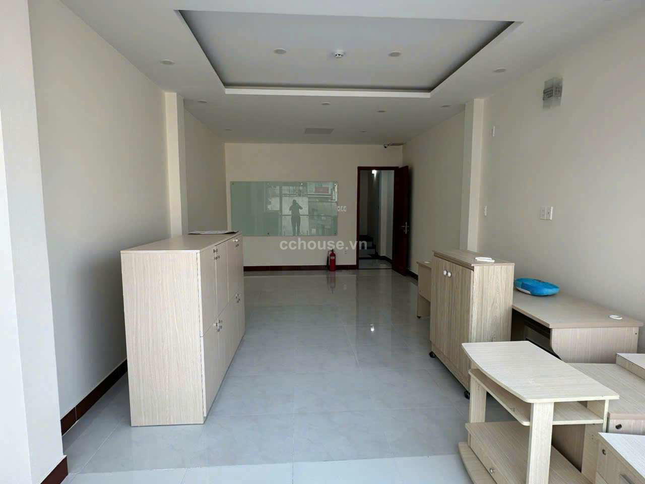 Tòa nhà 6 tầng Đường Nhựa 8m Sư Vạn Hạnh Khu Văn Phòng . Giá Giảm Mạnh
