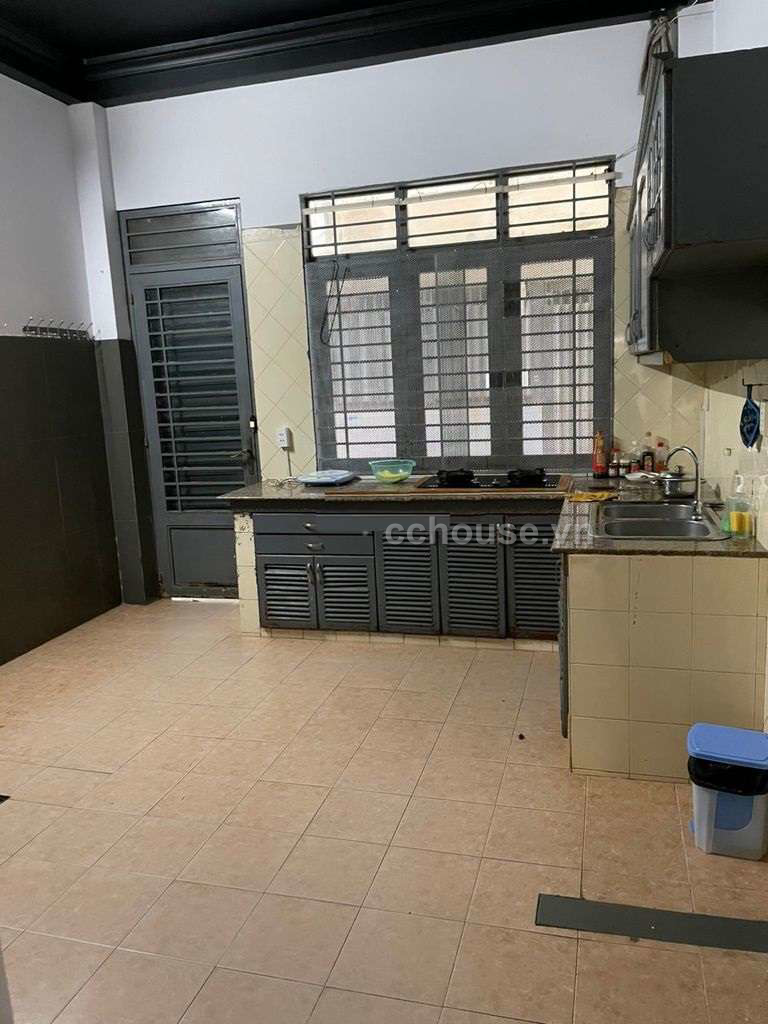 Cho thuê nhà MT Đường 45, P.Khánh Hội. DT 4x18m, 4 tầng ST