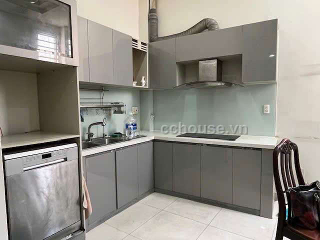 Bán nhà MTKD Lạc Long Quân, P.Bảy Hiền. DT 4.5x17m, 5 tầng