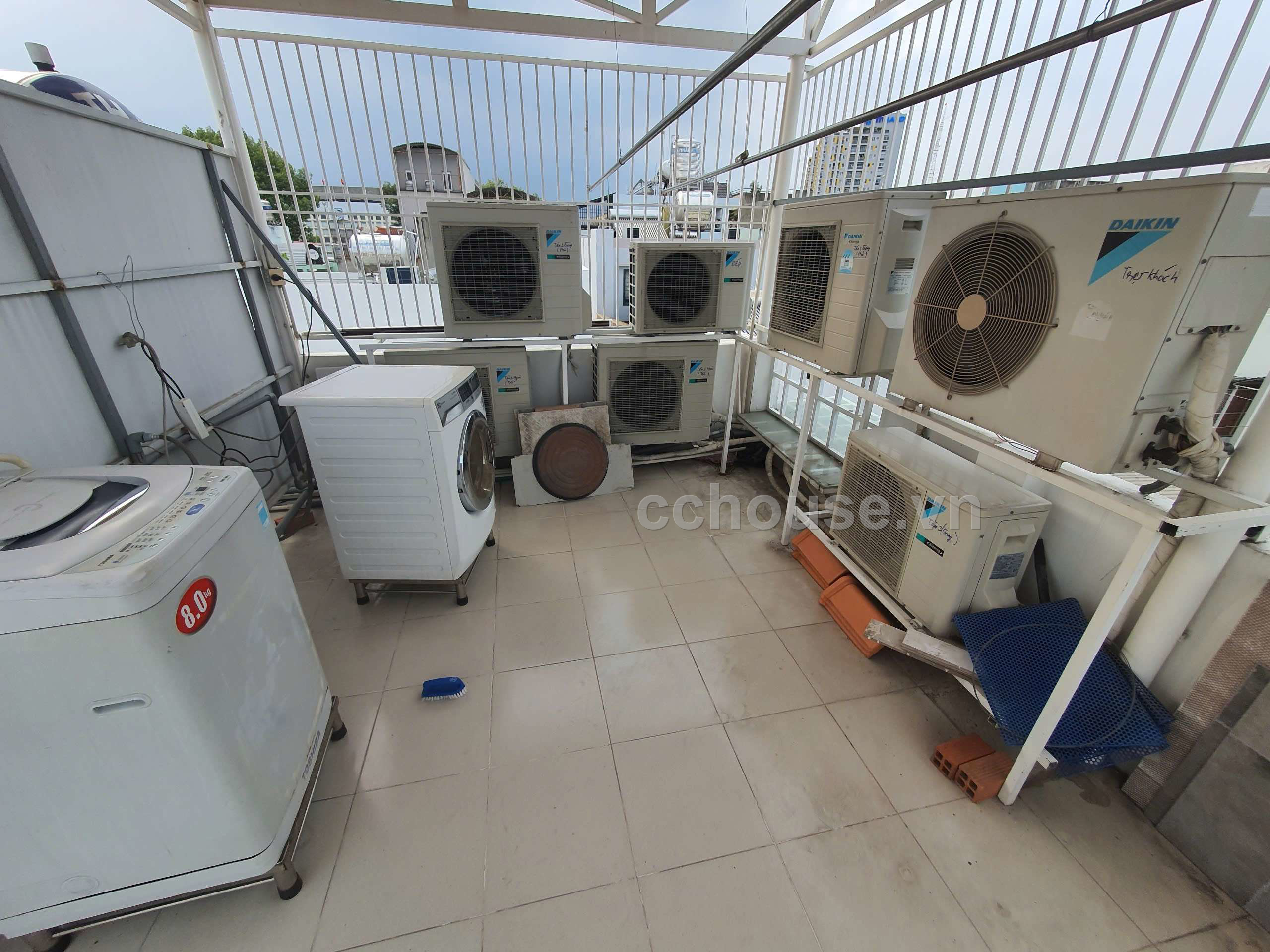NHÀ HẺM ĐƯỜNG 3/2, P11, QUẬN 10, DT: 6.3x16m, KC: 5 TẦNG, GIÁ 22 TỶ