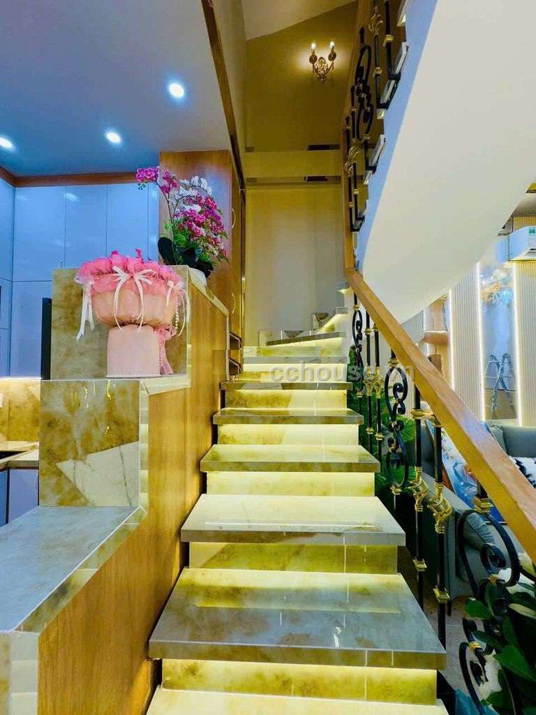 Bán nhà hẻm Thăng Long, P.Tân Sơn Nhất. DT 3.9x10m, 4 tầng