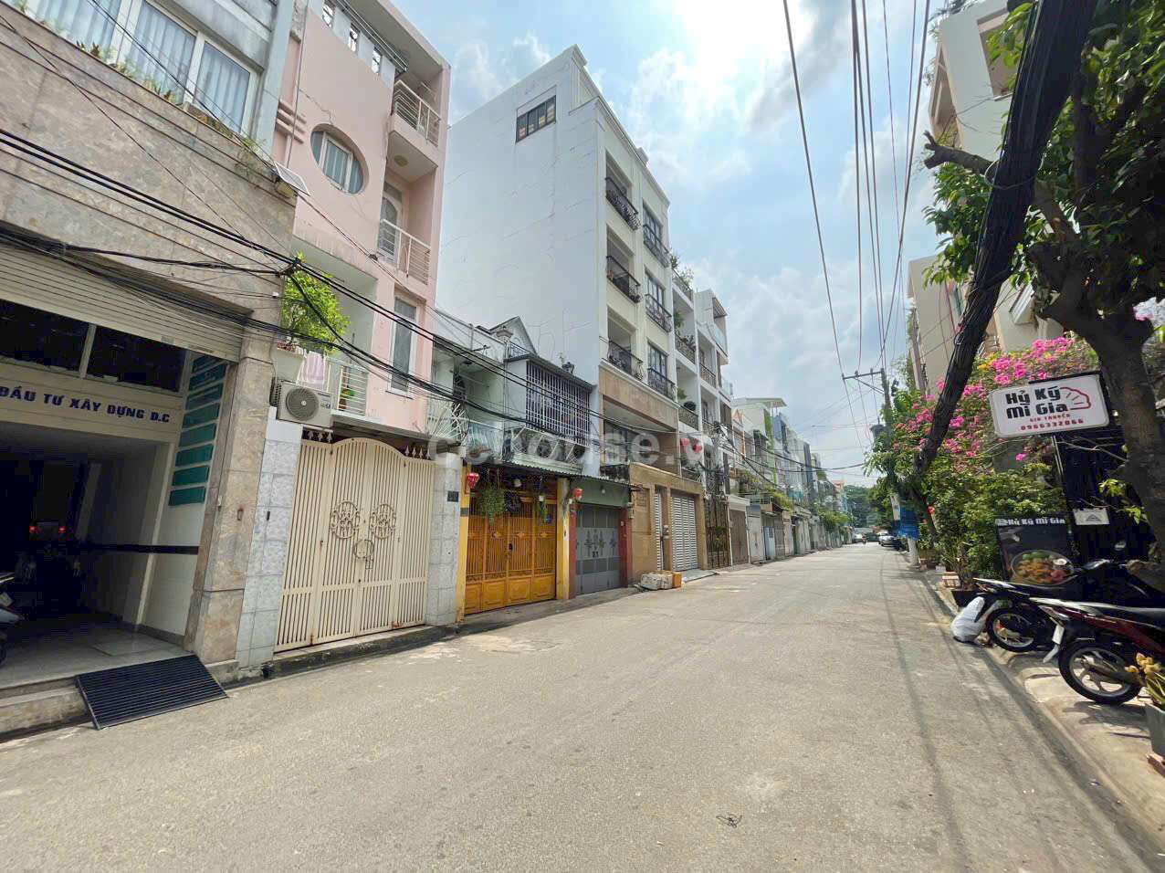 Bán nhà 3 tầng Hẻm xe hơi Hoàng Hoa Thám phường 12 quận Tân Bình