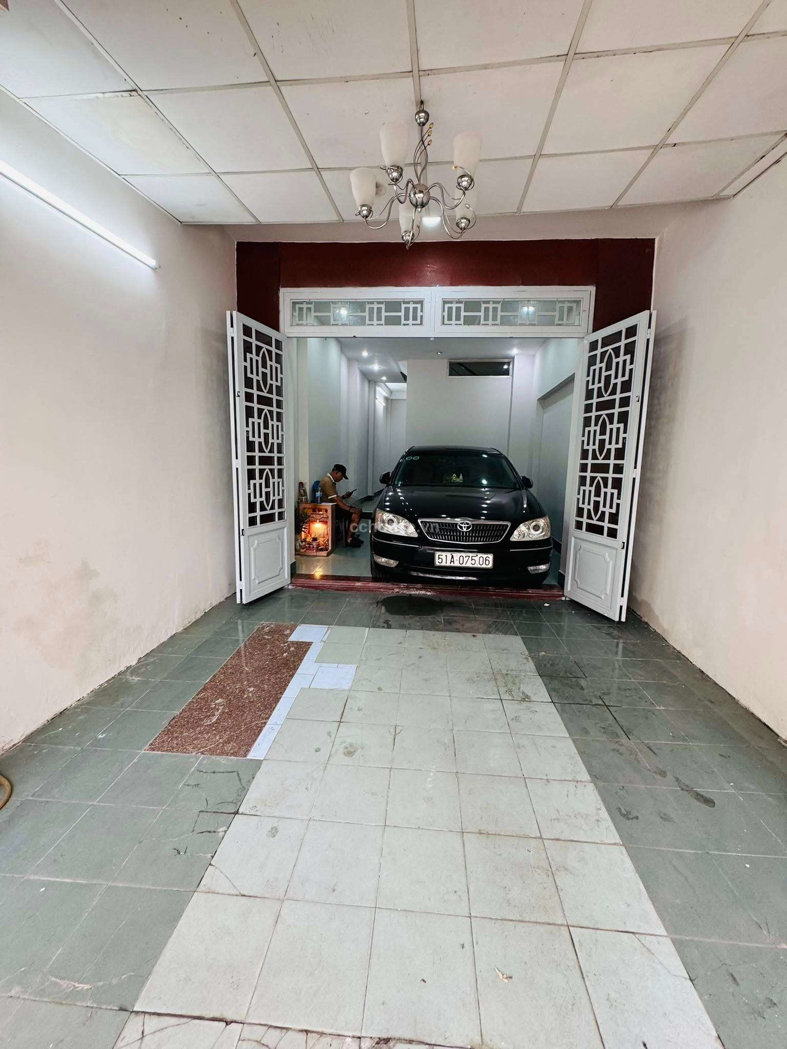 Bán nhà 4 tầng Mặt tiền KD phường 10 quận Tân Bình