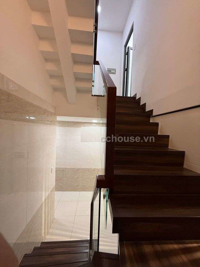 Bán nhà hẻm 9m Quốc Lộ 13, P.Bình Thạnh. DT 4.35x22.4m, 3 tầng ST