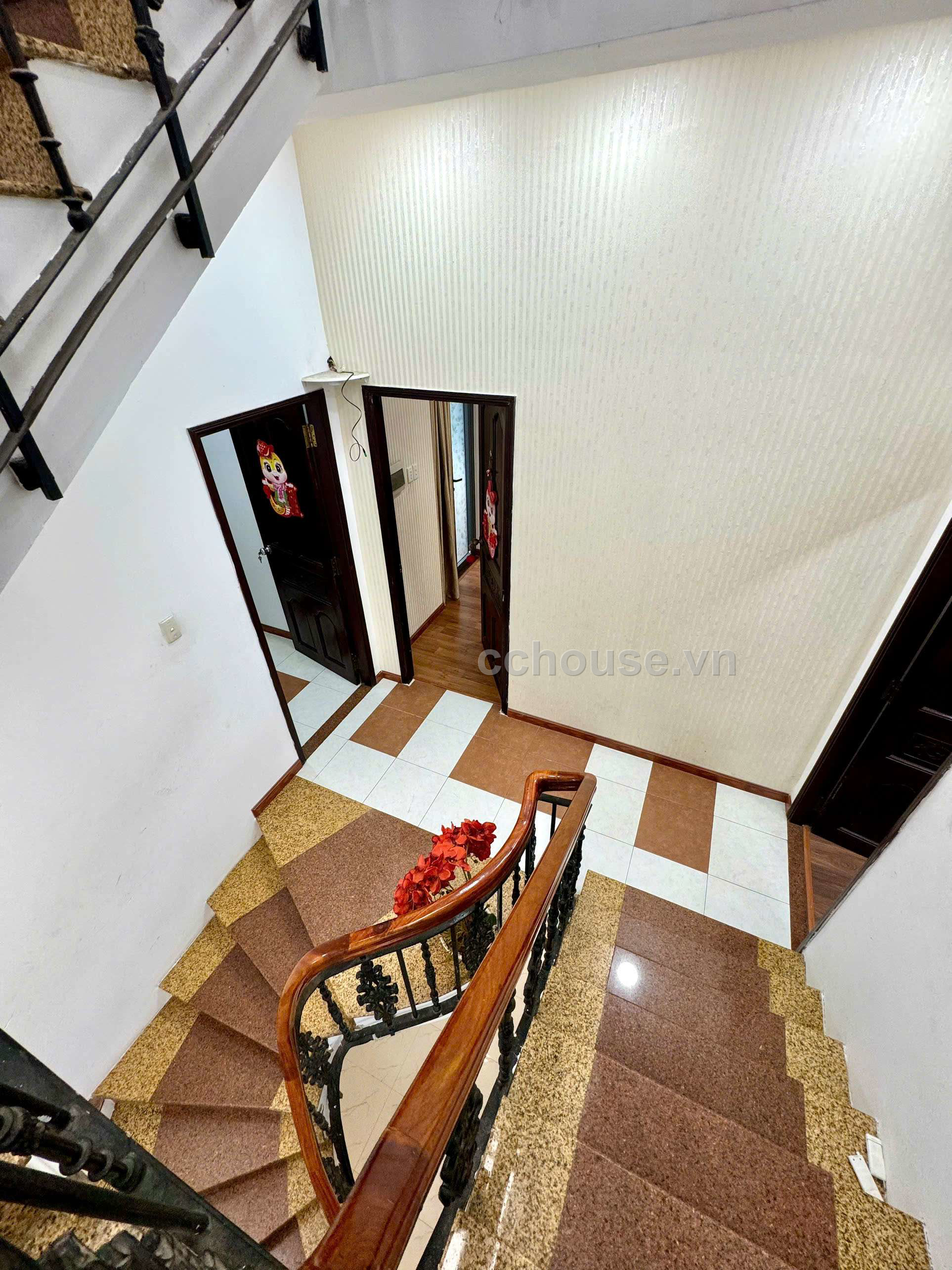 Cho thuê nhà MT Vạn Kiếp, P.Gia Định. DT 7x15m, 4 tầng