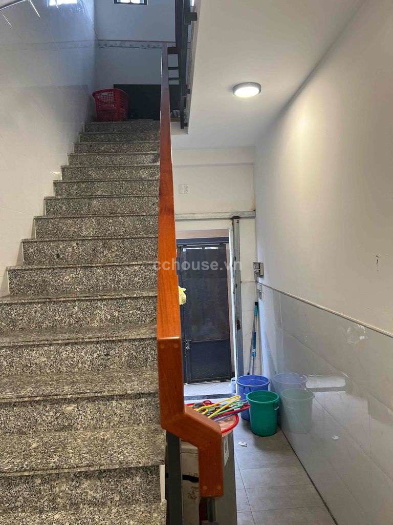 Bán nhà căn góc MT Nguyễn Văn Lạc, P.Thạnh Mỹ Tây. DT 204m2, 3 tầng ST
