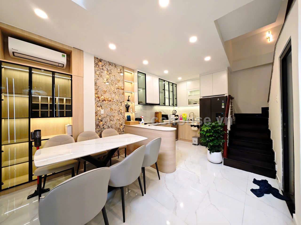 SIÊU PHẨM NHÀ NGUYỄN ĐÌNH CHIỂU – QUẬN 3 - NHÀ MỚI DỌN VÀO Ở NGAY - CHỈ NHỈNH 8 TỶ