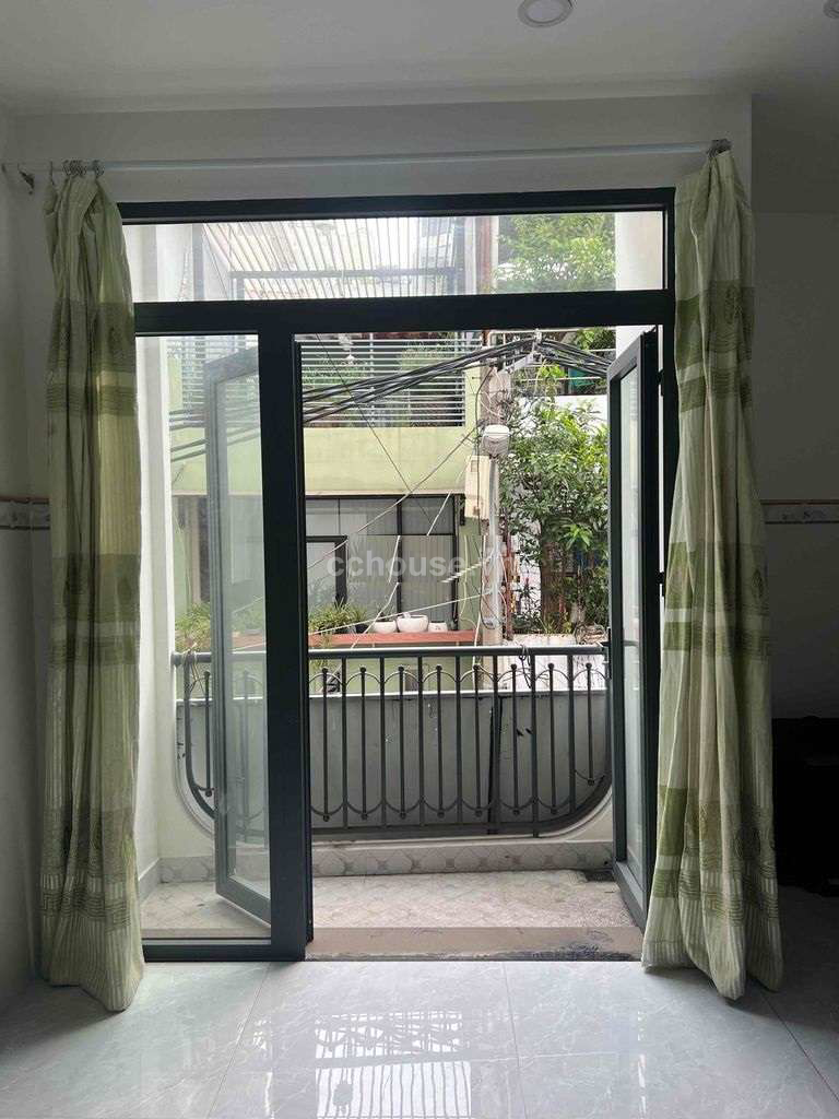 Bán nhà căn góc MT Nguyễn Văn Lạc, P.Thạnh Mỹ Tây. DT 204m2, 3 tầng ST