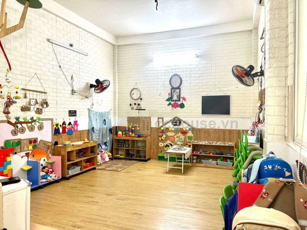 Cho thuê nhà HXH Hòa Hưng. DT 13x12m, 4 tầng
