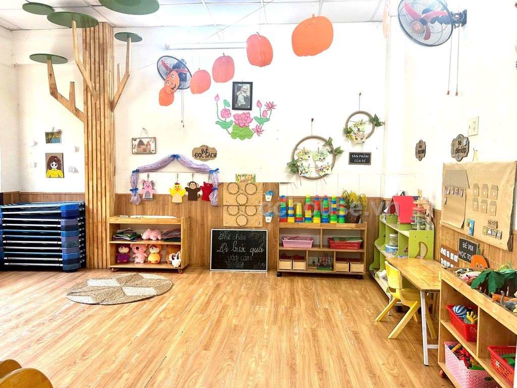 Cho thuê nhà HXH Hòa Hưng. DT 13x12m, 4 tầng