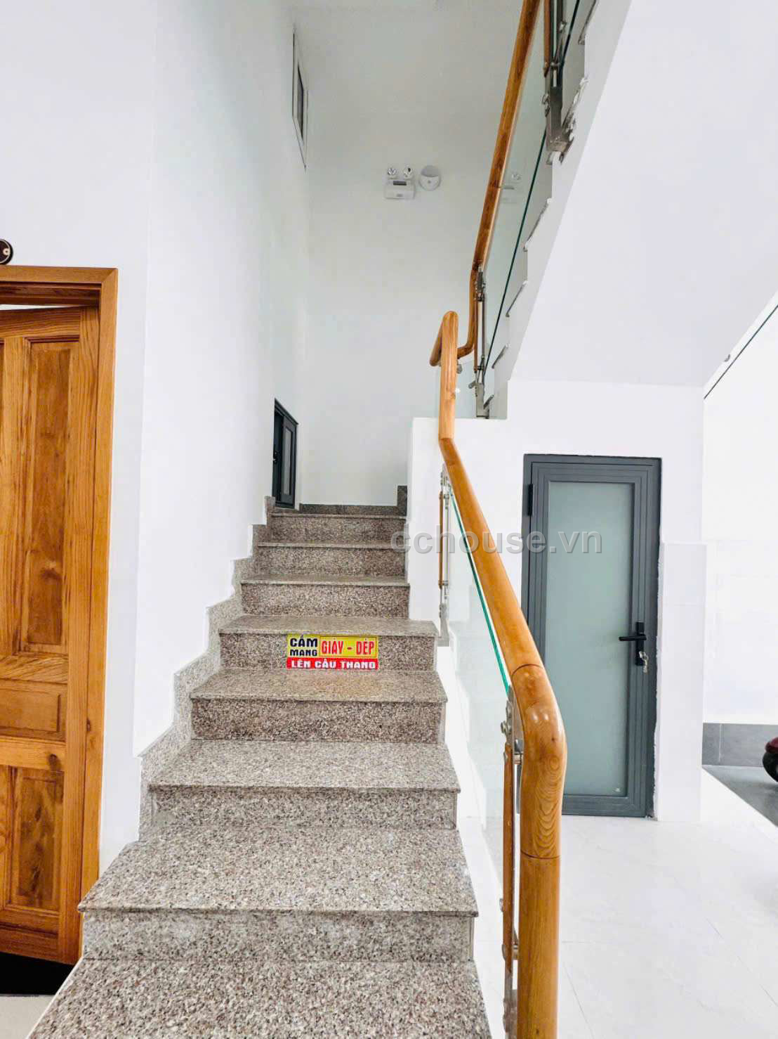 Bán nhà hẻm 80 Dương Quảng Hàm, P.An Nhơn. DT 4.45x16.5m, 4 tầng ST