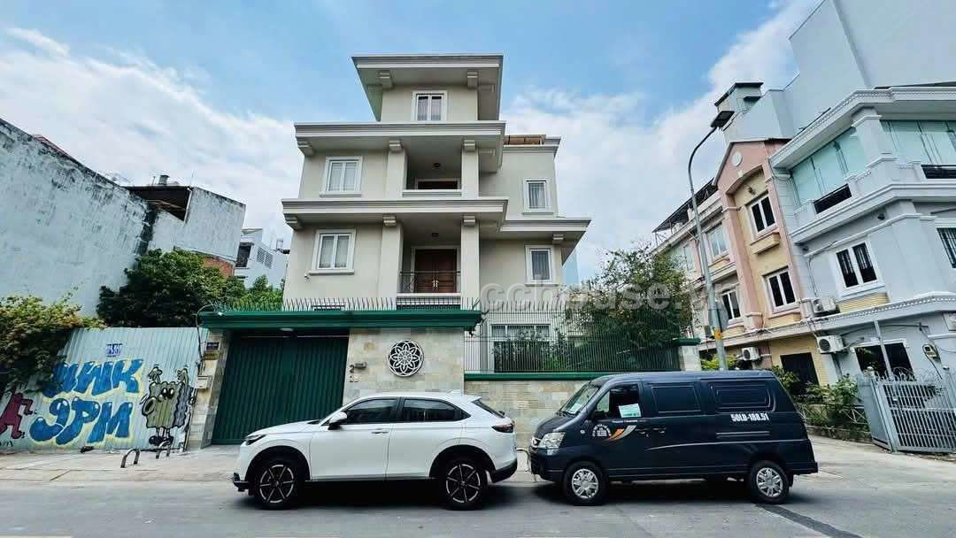 BIỆT THỰ 3 MẶT TIỀN 2 NGUYỄN THÀNH Ý QUẬN 1 KHU CAO CẤP SANG TRỌNG 