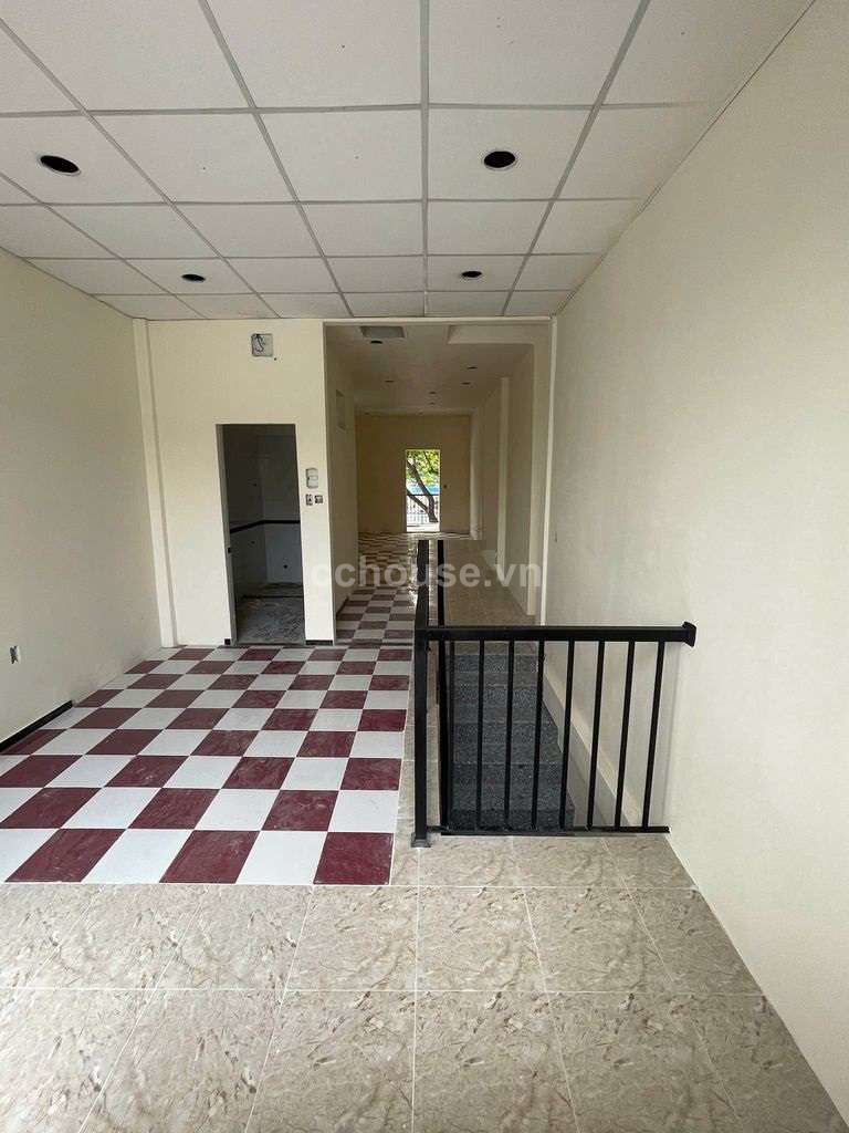 Bán nhà MT Hòa Bình, P.Hòa Bình. DT 3.65x18.7m, 2 tầng