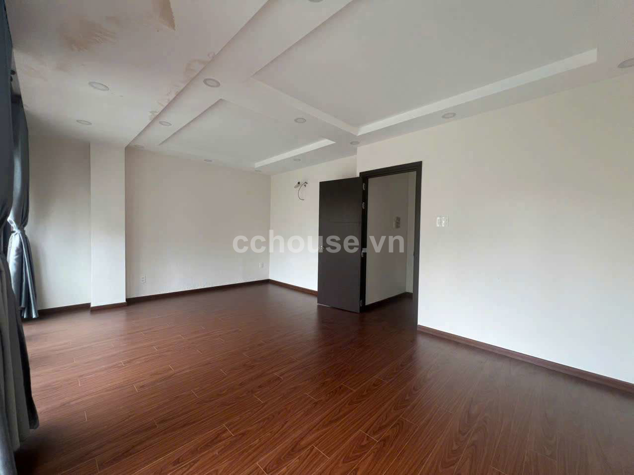 Bán nhà HXH Tô Hiến Thành, P.Diên Hồng. DT 6x5m, 5 tầng