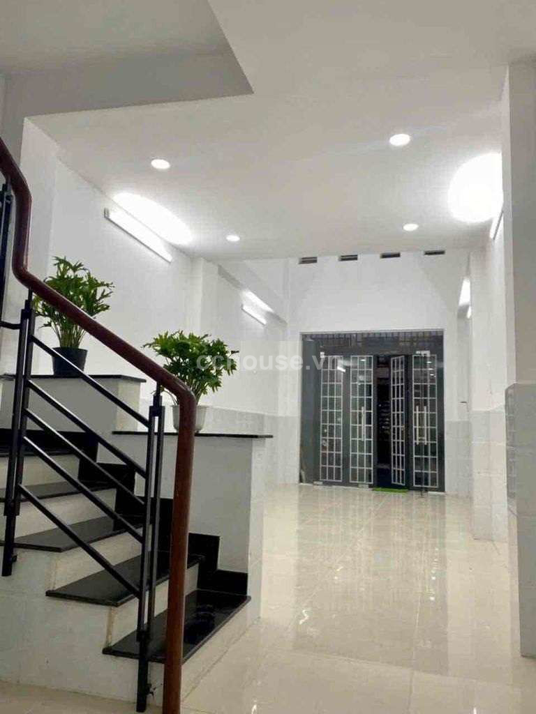Nhà HXT Nguyễn Đình Chiểu, P.Bàn Cờ. DT 3.4x12.5m, 4 tầng ST