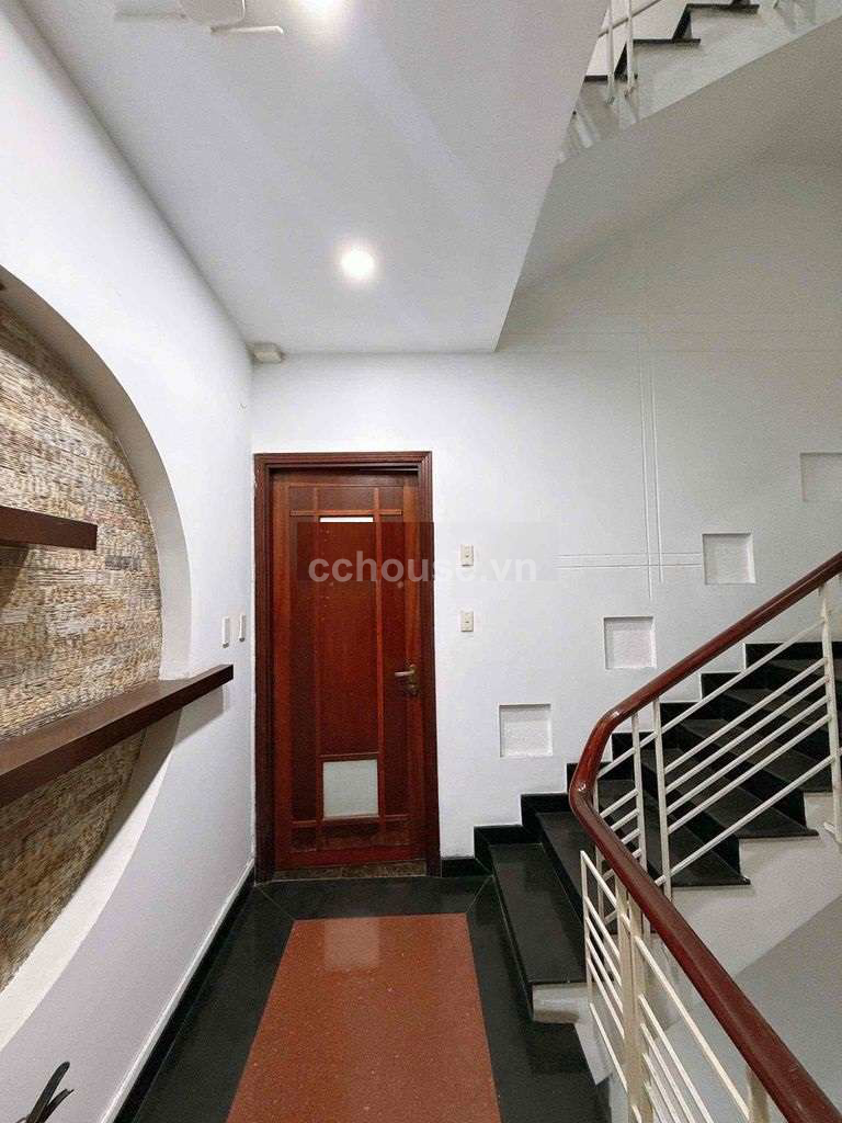 Cho thuê MBKD Hùng Vương, P.Chợ Quán. DT 4x20m, 2 tầng