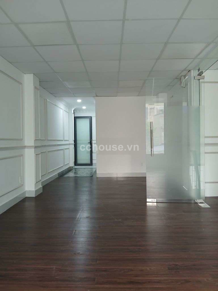 Cho thuê tòa nhà MT Nguyễn Văn Trỗi, P.Phú Nhuận. DT 5.5x12m, 8 tầng