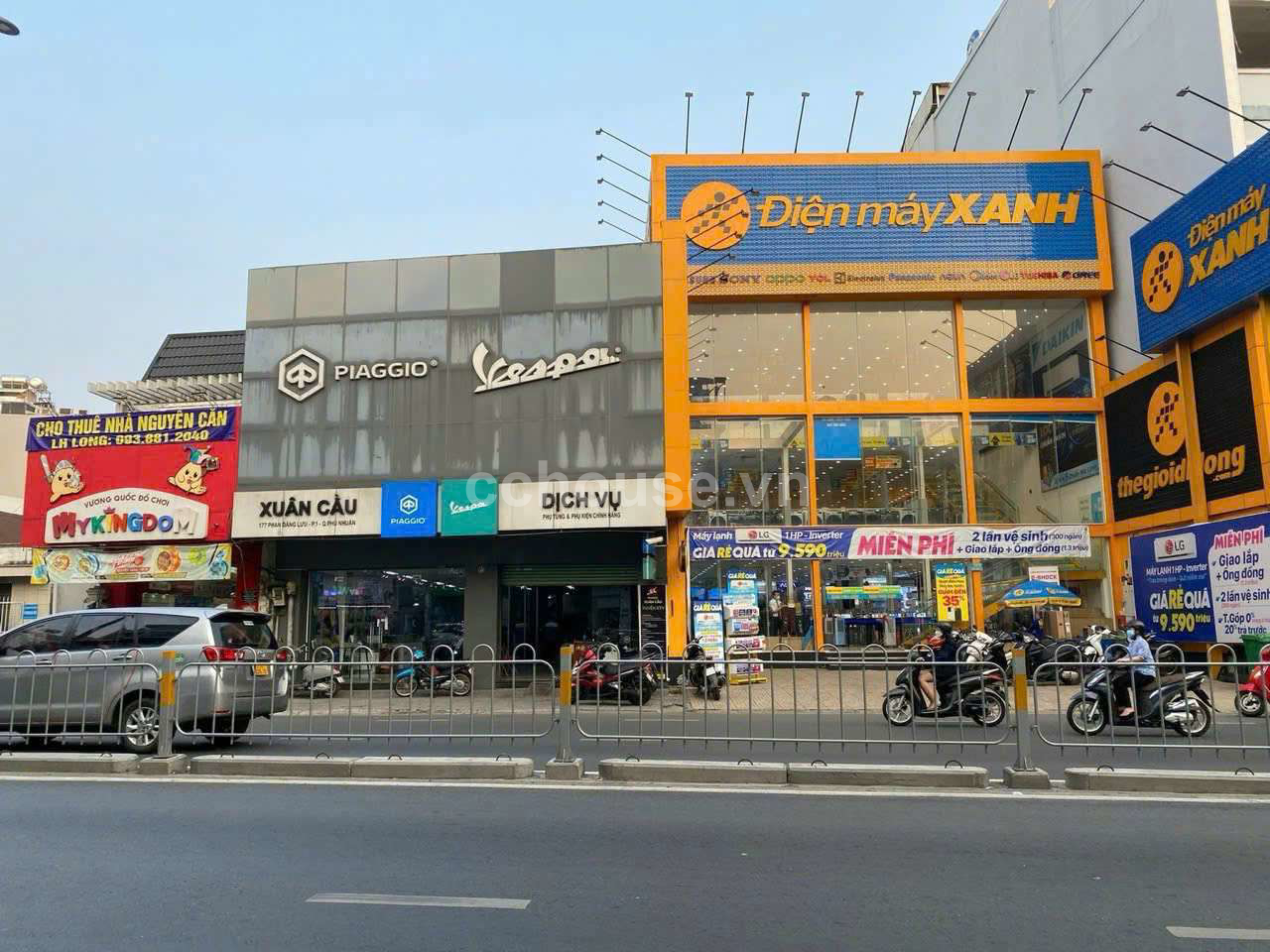 Mặt tiền 177 Phan Đăng Lưu, Phường 1, Quận Phú Nhuận. Diện tích: 8,7m x 28m. Công nhận: 218m2. 