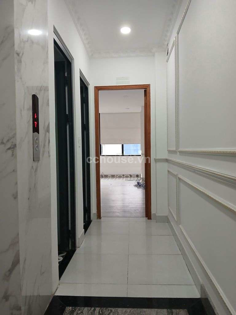 Cho thuê tòa nhà MT Nguyễn Văn Trỗi, P.Phú Nhuận. DT 5.5x12m, 8 tầng
