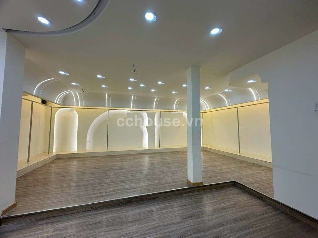 Cho thuê nhà MT Hồ Văn Huê, P.Đức Nhuận. DT 10x10m, 4 tầng