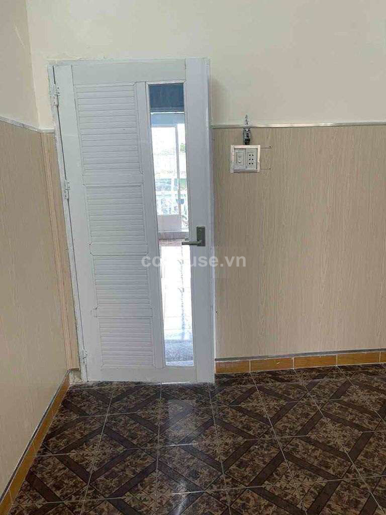 Cho thuê nhà NCMT Điện Biên Phủ, P.Thạnh Mỹ Tây. DT 4x12m, 3 tầng