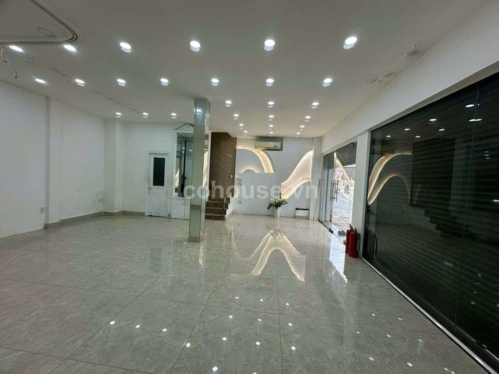Cho thuê nhà MT Hồ Văn Huê, P.Đức Nhuận. DT 10x10m, 4 tầng