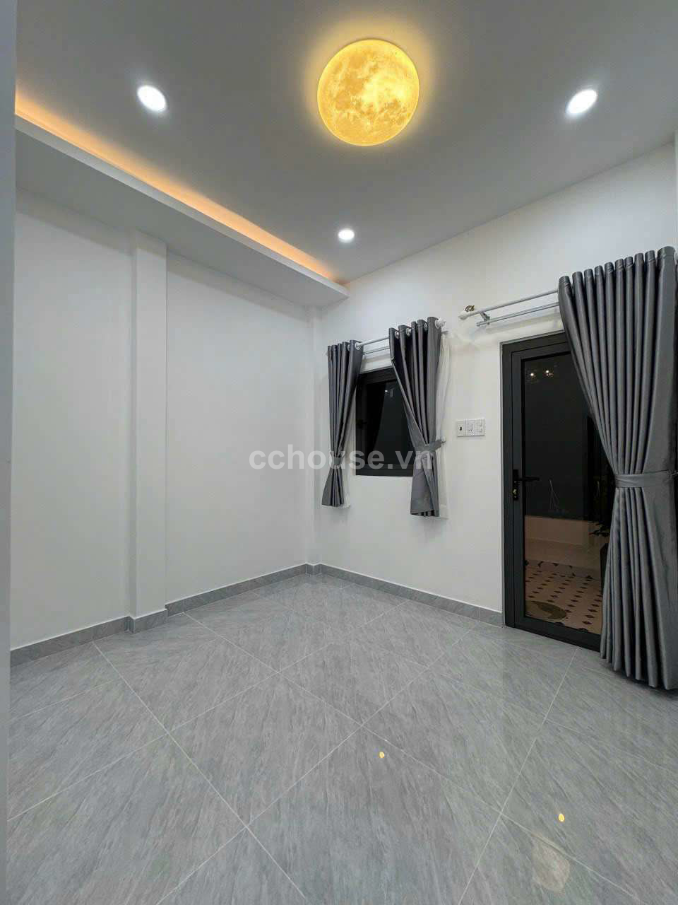 Bán nhà MT Nguyễn Công Hoan, P.Cầu Kiệu. DT 3.4x14m, 4 tầng ST