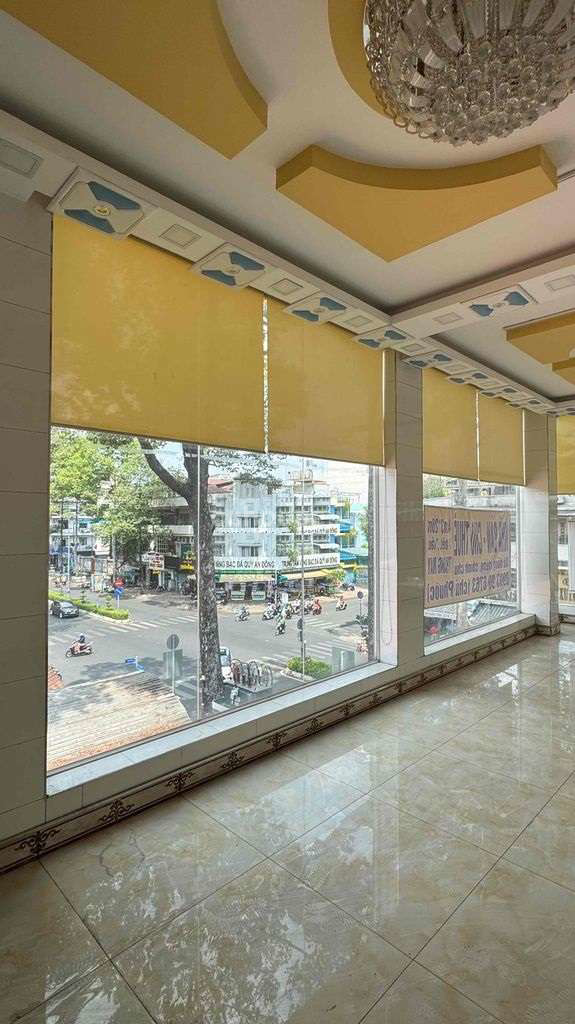 Cho thuê nhà MT An Dương Vương, P.An Đông. DT 4.25x20m, 4 tầng thang máy
