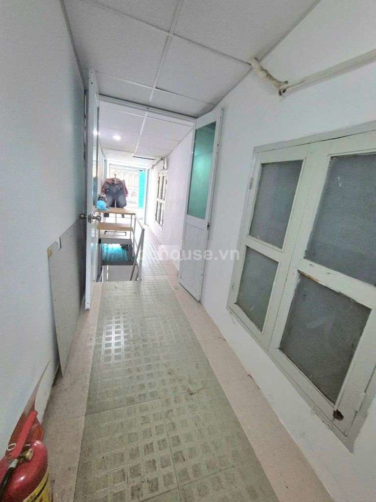 Bán nhà hẻm Xe Hơi Lạc Long Quân phường 11 quận Tân Bình DT:(4,8x12,6)m
