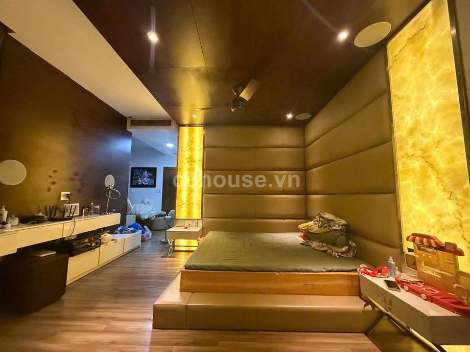 Biệt thự khu 343 Nguyễn Trọng Tuyển, P.Tân Sơn Hòa. DT 7.5x11m, 5 tầng ST