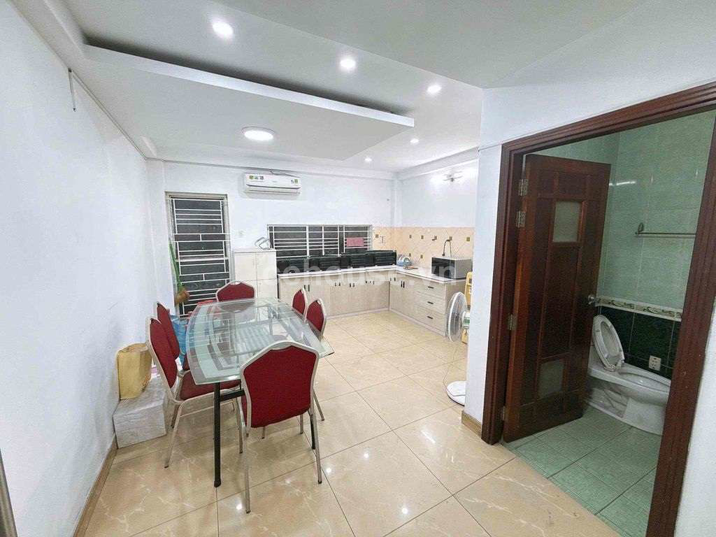 Cho thuê MBKD Hùng Vương, P.Chợ Quán. DT 4x20m, 2 tầng