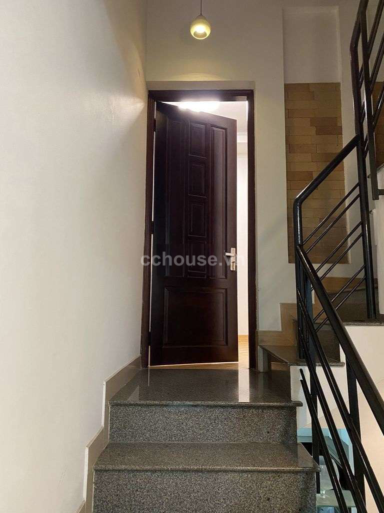 Bán nhà Pasteur, P.Xuân Hòa. DT 9x3.9m, 3 tầng