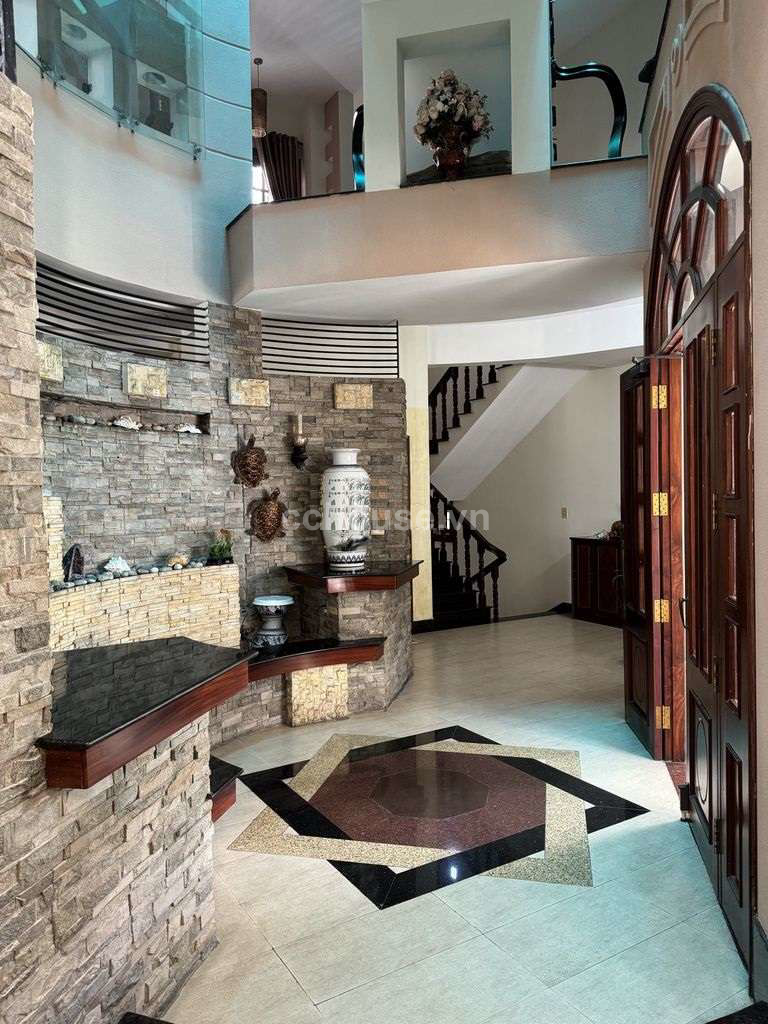 NHÀ CĂN GÓC ĐINH BỘ LĨNH, P26, QUẬN BÌNH THẠNH, DT: 11*23M, NỞ HẬU 16M, KC: 3 TẦNG, GIÁ 62 TỶ