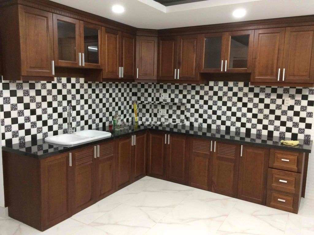Cho thuê nhà HXH Tô Hiến Thành, P.Hòa Hưng. DT 7x10m, 4 tầng