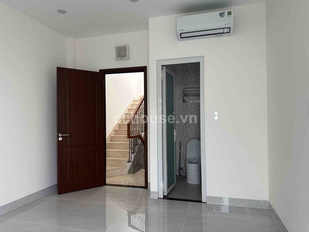 Cho thuê nhà MT Bình Thới, P.Bình Thới. DT 3.8x12m, 5 tầng